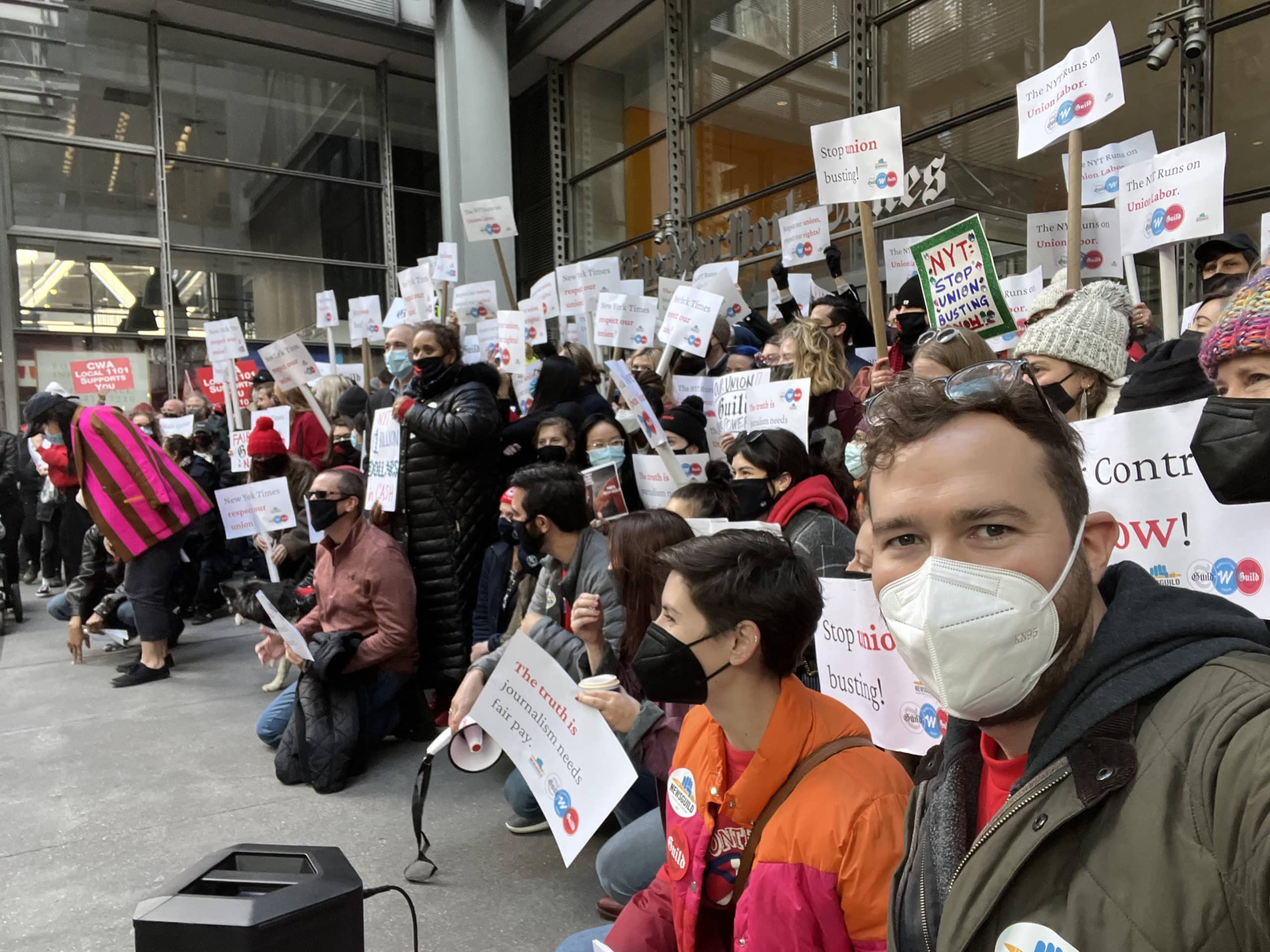 Jon Schleuss speaks in a press conference and rally with Miami Herald journalists.